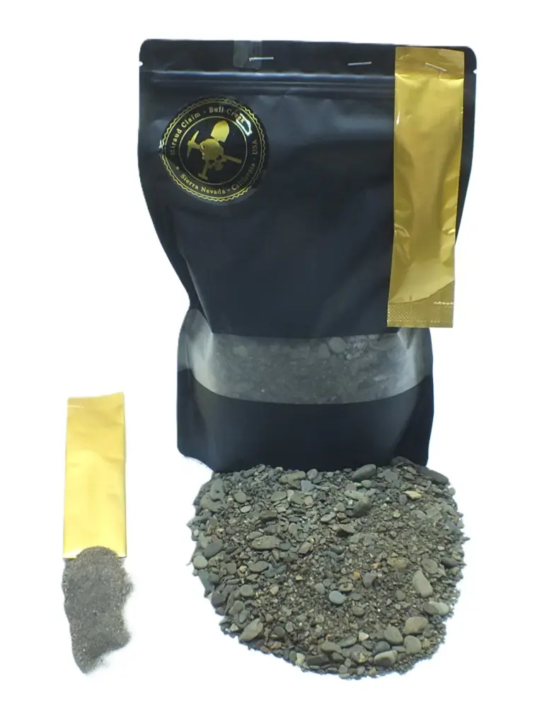 1000 Gramm Goldsand Paydirt - mindestens 0,55 Gramm Gold mit kleinen Nuggets - Bull Creek, California, USA - extra Portion Black Sand